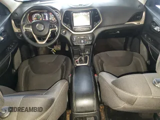 2015 Jeep Cherokee Latitude z VIN 1C4PJLCB9FW531603, wystawiony jako Copart lot #57490915 z przebiegiem 186 155 mil mil oraz Nie do naprawy • Non repairable. Historia ofert i sprzedaży dostępna na DreamBid. Obrazek 8.