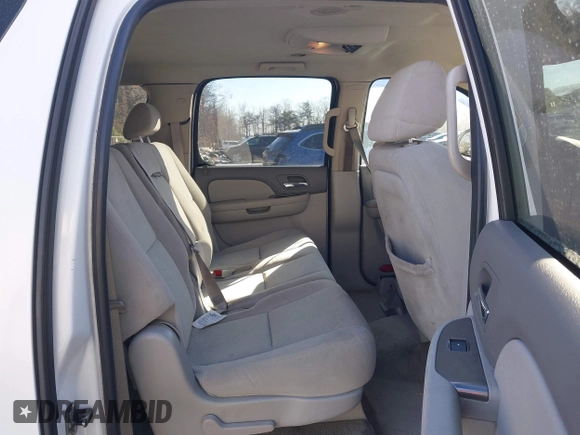 2007 Chevrolet Suburban LTZ with VIN 3GNFK16347G200999, listed as a IAAI auction lot 41392205 with 115,656 mi miles. Bid and sale history available at carsss.com. Image 8.