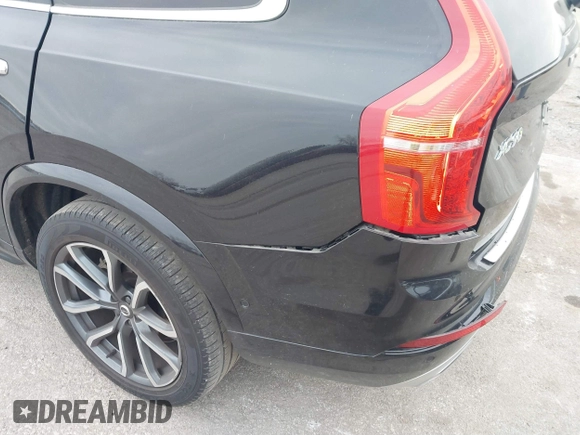 2018 Volvo XC90 Momentum z VIN YV4A22PK2J1369839, wystawiony jako IAAI lot #41075081 z przebiegiem 55 981 mil mil oraz . Historia ofert i sprzedaży dostępna na DreamBid. Obrazek 18.