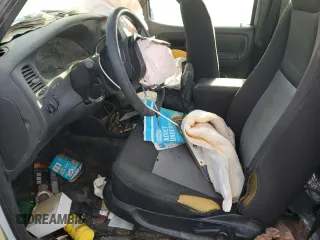 2005 Ford Ranger XL z VIN 1FTYR14UX5PB06420, wystawiony jako Copart lot #50777855 z przebiegiem 171 018 mil mil oraz Szkoda całkowita • Salvage title. Historia ofert i sprzedaży dostępna na DreamBid. Obrazek 7.
