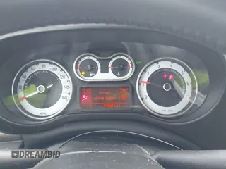2014 FIAT 500L Trekking z VIN ZFBCFADH8EZ008208, wystawiony jako IAAI lot #42091284 z przebiegiem 79 407 mil mil oraz . Historia ofert i sprzedaży dostępna na DreamBid. Obrazek 7.