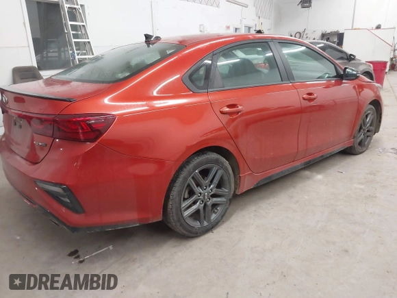 2020 Kia Forte GT-Line with VIN 3KPF34AD3LE261063, listed as a IAAI auction lot 41591603 with 74,898 mi miles. Bid and sale history available at carsss.com. Image 4.
