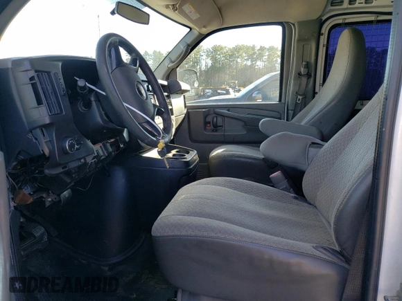 2012 Chevrolet Express Cargo z VIN 1GCWGFCAXC1184326, wystawiony jako Copart lot #88801015 z przebiegiem 393 415 mil mil oraz Szkoda całkowita • Salvage title. Historia ofert i sprzedaży dostępna na DreamBid. Obrazek 7.