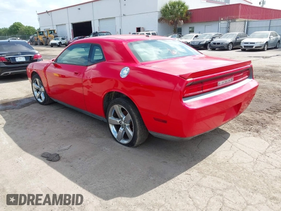 2009 Dodge Challenger R/T z VIN 2B3LJ54T89H588042, wystawiony jako IAAI lot #42122055 z przebiegiem Nie podano mil oraz . Historia ofert i sprzedaży dostępna na DreamBid. Obrazek 3.
