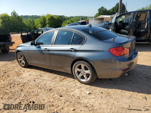 2015 BMW 3 Series 328i с VIN WBA3A5G50FNS83503, выставлен на аукционе Copart как лот 62821095 с пробегом 81 628 миль миль и Списание • Salvage title. История ставок и продаж доступна на DreamBid. Изображение 2.