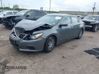 2018 Nissan Altima 2.5 SR with VIN 1N4AL3AP1JC227423, listed as a IAAI auction lot 41911284 with 133,227 mi miles. Bid and sale history available at carsss.com. Image 17.