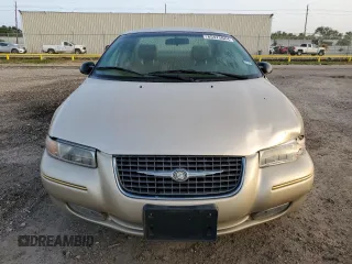1999 Chrysler Cirrus LXi z VIN 1C3EJ56H9XN533480, wystawiony jako Copart lot #65475684 z przebiegiem 70 244 mil mil oraz Szkody całkowita. Historia ofert i sprzedaży dostępna na DreamBid. Obrazek 5.