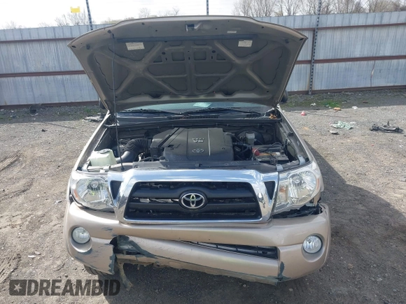 2006 Toyota Tacoma with VIN 5TEUU42N96Z268219, listed as a IAAI auction lot 41833805 with 151,872 mi miles. Bid and sale history available at carsss.com. Image 10.