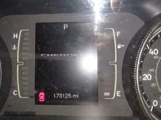2014 Jeep Cherokee Latitude with VIN 1C4PJLCS5EW252678, listed as a IAAI auction lot 41446486 with 173,125 mi miles. Bid and sale history available at carsss.com. Image 7.