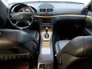 2007 Mercedes-Benz E-Class 3.5L with VIN WDBUF87X37X219746, listed as a Copart auction lot 45037495 with 157,384 mi miles and Salvage Title. Bid and sale history available at carsss.com. Image 8.