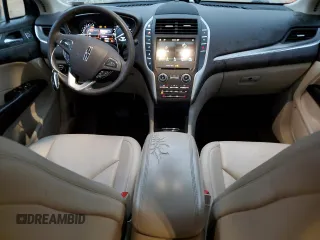 2019 Lincoln MKC Standard z VIN 5LMCJ1C97KUL09981, wystawiony jako Copart lot #47930865 z przebiegiem 58 316 mil mil oraz Szkoda całkowita • Salvage title. Historia ofert i sprzedaży dostępna na DreamBid. Obrazek 8.