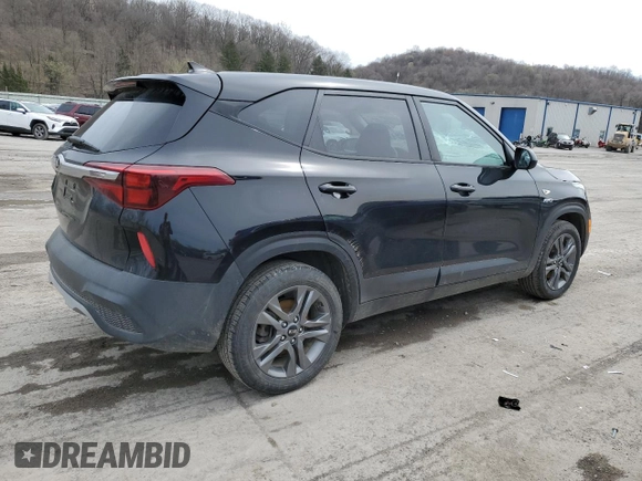 2021 Kia Seltos LX with VIN KNDEPCAA6M7104905, listed as a Copart auction lot 51917725 with 77,676 mi miles and Salvage Title. Bid and sale history available at carsss.com. Image 3.