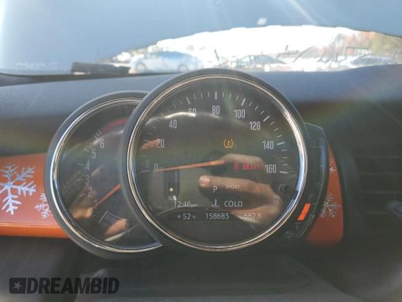2018 MINI Hardtop Cooper S with VIN WMWXP7C53J2A48284, listed as a Copart auction lot 84678624 with 158,683 mi miles and Salvage Title. Bid and sale history available at DreamBid. Image 9.