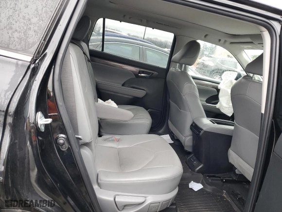 2022 Toyota Highlander Platinum with VIN 5TDFZRBH8NS247942, listed as a Copart auction lot 42682795 with 0 mi miles and Salvage Title. Bid and sale history available at carsss.com. Image 11.