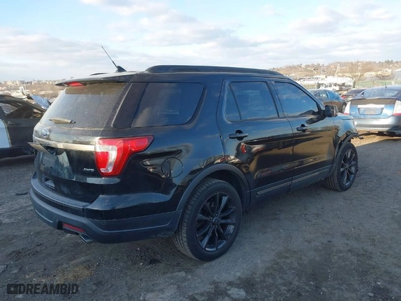 2018 Ford Explorer XLT with VIN 1FM5K8D83JGC11437, listed as a IAAI auction lot 41337284 with 61,878 mi miles. Bid and sale history available at carsss.com. Image 4.