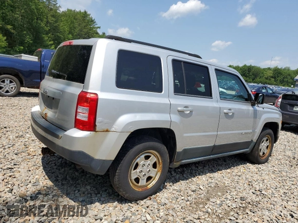 2011 Jeep Patriot Latitude z VIN 1J4NF1GB5BD169390, wystawiony jako Copart lot #60329775 z przebiegiem 207 126 mil mil oraz Czysty tytuł • Clean title. Historia ofert i sprzedaży dostępna na DreamBid. Obrazek 3.