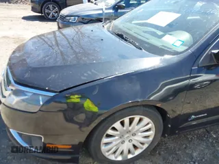 2010 Ford Fusion Hybrid with VIN 3FADP0L33AR294150, listed as a IAAI auction lot 42057023 with 197,497 mi miles. Bid and sale history available at carsss.com. Image 6.