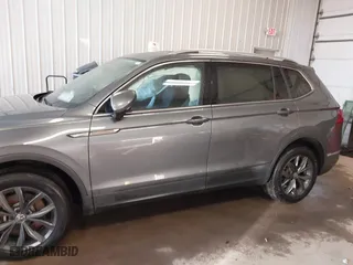 2022 Volkswagen Tiguan SE with VIN 3VV2B7AX5NM165068, listed as a IAAI auction lot 41520963 with 24,829 mi miles. Bid and sale history available at carsss.com. Image 14.