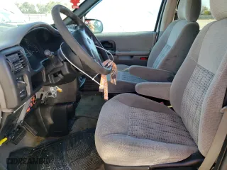 2002 Chevrolet Venture Plus 1SB Pkg with VIN 1GNDX03E82D171263, listed as a Copart auction lot 81704074 with 57,480 mi miles and Salvage Title. Bid and sale history available at carsss.com. Image 7.