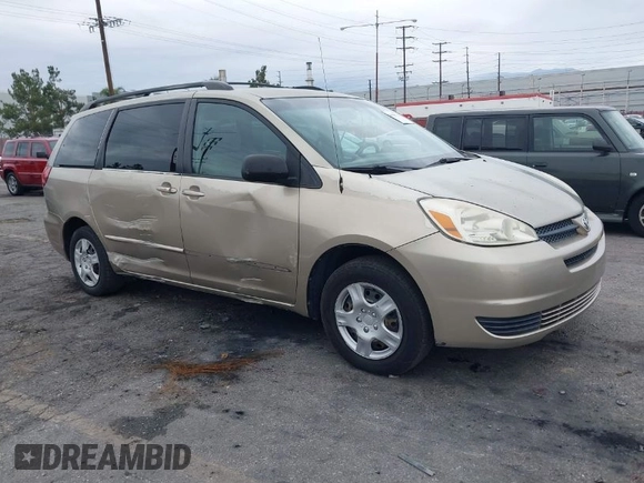 2004 Toyota Sienna CE with VIN 5TDZA23C14S018824, listed as a IAAI auction lot 40938733 with 245,870 mi miles. Bid and sale history available at carsss.com. Image 1.