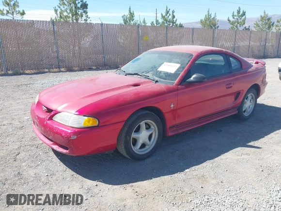 1998 Ford Mustang z VIN 1FAFP4047WF257717, wystawiony jako IAAI lot #42505127 z przebiegiem 185 244 mil mil oraz . Historia ofert i sprzedaży dostępna na DreamBid. Obrazek 2.