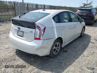 2015 Toyota Prius Four with VIN JTDKN3DU0F0403221, listed as a IAAI auction lot 42148385 with 163,391 mi miles. Bid and sale history available at carsss.com. Image 4.