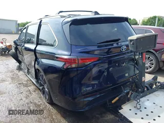 2021 Toyota Sienna XSE with VIN 5TDDRKEC9MS045558, listed as a IAAI auction lot 42428440 with 65,973 mi miles and . Bid and sale history available at DreamBid. Image 3.
