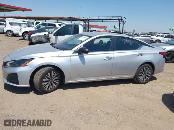 2024 Nissan Altima SV z VIN 1N4BL4DV4RN304323, wystawiony jako IAAI lot #42478247 z przebiegiem 47 968 mil mil oraz . Historia ofert i sprzedaży dostępna na DreamBid. Obrazek 14.