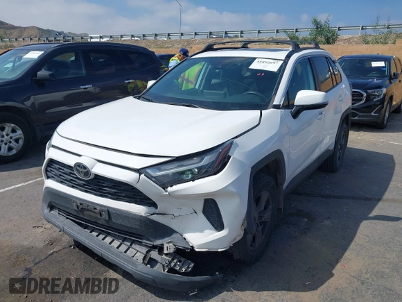 2022 Toyota RAV4 XLE with VIN 2T3W1RFV3NC181386, listed as a IAAI auction lot 41892697 with 133,979 mi miles. Bid and sale history available at carsss.com. Image 17.