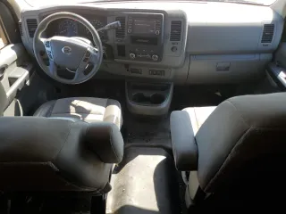 2018 Nissan NV Cargo S z VIN 1N6BF0KM8JN804801, wystawiony jako Copart lot #50125815 z przebiegiem 248 028 mil mil oraz Szkoda całkowita • Salvage title. Historia ofert i sprzedaży dostępna na DreamBid. Obrazek 8.