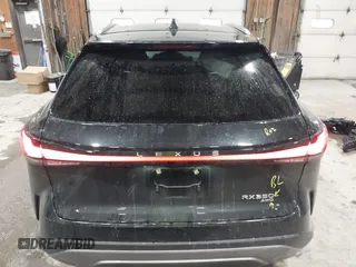 2024 Lexus RX 350 z VIN 2T2BAMCA5RC070111, wystawiony jako IAAI lot #41516647 z przebiegiem 8 691 mil mil oraz . Historia ofert i sprzedaży dostępna na DreamBid. Obrazek 16.