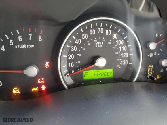 2008 Kia Sedona LX with VIN KNDMB233486266143, listed as a Copart auction lot 87282114 with 143,866 mi miles and Salvage Title. Bid and sale history available at carsss.com. Image 9.