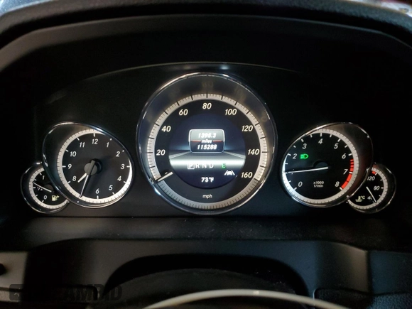 2013 Mercedes-Benz E 550 с VIN WDDKJ7DB4DF206330, выставлен на аукционе Copart как лот 60459495 с пробегом 115 288 миль миль и Списание • Salvage title. История ставок и продаж доступна на DreamBid. Изображение 9.