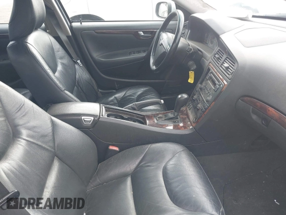 2007 Volvo S60 2.5L Turbo with VIN YV1RH592072609664, listed as a IAAI auction lot 41865512 with 200,528 mi miles. Bid and sale history available at carsss.com. Image 5.