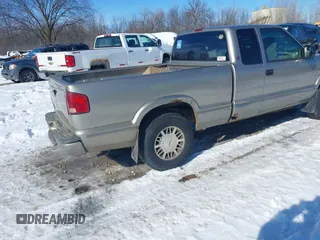 1999 GMC Sonoma SLS with VIN 1GTDT19X9X8531949, listed as a IAAI auction lot 41608606 with 127,664 mi miles. Bid and sale history available at carsss.com. Image 4.