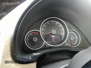 2018 Volkswagen Beetle S z VIN 3VWFD7ATXJM705321, wystawiony jako IAAI lot #40118047 z przebiegiem Nie podano mil oraz . Historia ofert i sprzedaży dostępna na DreamBid. Obrazek 7.