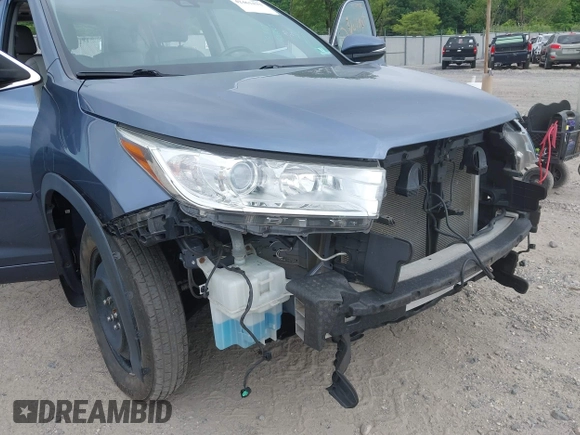 2018 Toyota Highlander SE z VIN 5TDJZRFHXJS879100, wystawiony jako IAAI lot #42461433 z przebiegiem 118 286 mil mil oraz . Historia ofert i sprzedaży dostępna na DreamBid. Obrazek 12.