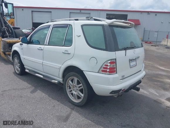 1999 Mercedes-Benz M-Class with VIN 4JGAB54E9XA089245, listed as a IAAI auction lot 41634831 with NaN miles. Bid and sale history available at carsss.com. Image 3.