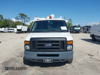 2012 Ford Econoline Cargo Commercial z VIN 1FTNE2EL4CDB10469, wystawiony jako IAAI lot #41861427 z przebiegiem 185 634 mil mil oraz . Historia ofert i sprzedaży dostępna na DreamBid. Obrazek 12.