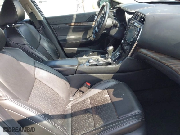 2017 Nissan Maxima SR with VIN 1N4AA6AP2HC401968, listed as a IAAI auction lot 40267157 with 94,254 mi miles. Bid and sale history available at carsss.com. Image 5.