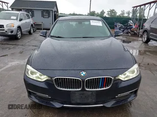 2014 BMW 3 Series 328d xDrive z VIN WBA3D5C52EKX95213, wystawiony jako IAAI lot #42260429 z przebiegiem 220 089 mil mil oraz . Historia ofert i sprzedaży dostępna na DreamBid. Obrazek 12.