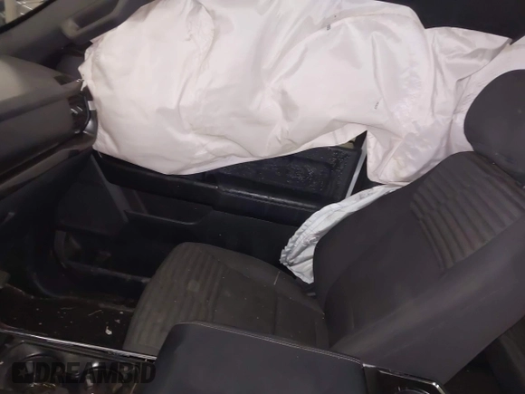 2021 Ford F-150 XL with VIN 1FTEW1CP9MKE41204, listed as a IAAI auction lot 42314231 with 59,959 mi miles and . Bid and sale history available at DreamBid. Image 5.