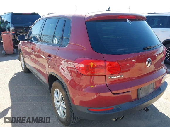 2013 Volkswagen Tiguan SE z VIN WVGBV7AX2DW006816, wystawiony jako IAAI lot #41702820 z przebiegiem 129 757 mil mil oraz . Historia ofert i sprzedaży dostępna na DreamBid. Obrazek 3.