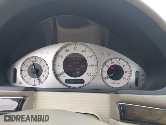 2005 Mercedes-Benz E-Class 3.2L with VIN WDBUF65J25A614469, listed as a IAAI auction lot 41521864 with 90,403 mi miles. Bid and sale history available at carsss.com. Image 7.