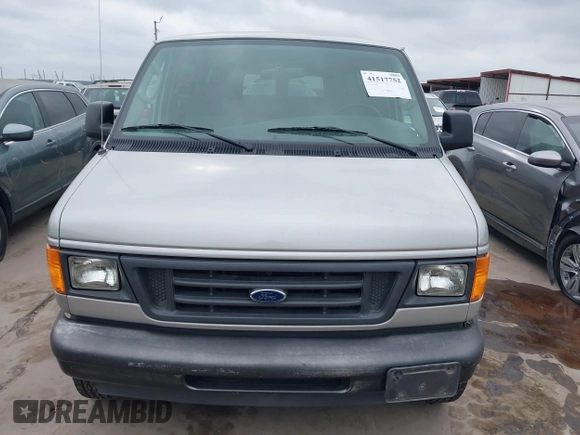 2003 Ford Econoline Passenger XL z VIN 1FBSS31L13HB42090, wystawiony jako IAAI lot #41517752 z przebiegiem 77 041 mil mil oraz . Historia ofert i sprzedaży dostępna na DreamBid. Obrazek 6.