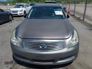 2009 Infiniti G37 Journey with VIN JNKCV61E69M303526, listed as a IAAI auction lot 42027538 with 270,559 mi miles. Bid and sale history available at carsss.com. Image 6.
