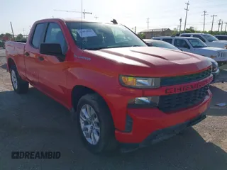 2020 Chevrolet Silverado 1500 Custom with VIN 1GCRWBEF3LZ104268, listed as a IAAI auction lot 42083062 with 85,582 mi miles. Bid and sale history available at carsss.com. Image 1.