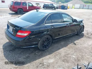 2009 Mercedes-Benz C 300 Sport z VIN WDDGF81X99F247766, wystawiony jako IAAI lot #42426314 z przebiegiem 174 256 mil mil oraz . Historia ofert i sprzedaży dostępna na DreamBid. Obrazek 4.
