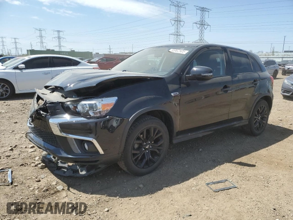 2018 Mitsubishi Outlander ES z VIN JA4AP3AU0JU009093, wystawiony jako Copart lot #55962505 z przebiegiem 10 156 mil mil oraz Szkoda całkowita • Salvage title. Historia ofert i sprzedaży dostępna na DreamBid. Obrazek 1.