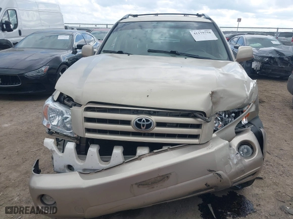 2006 Toyota Highlander w/3rd Row with VIN JTEEP21A960163299, listed as a IAAI auction lot 41179758 with 205,521 mi miles. Bid and sale history available at carsss.com. Image 6.